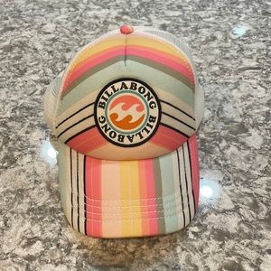 New Billabong mesh trucker hat. Slight makeup mark inside brim from trying on.